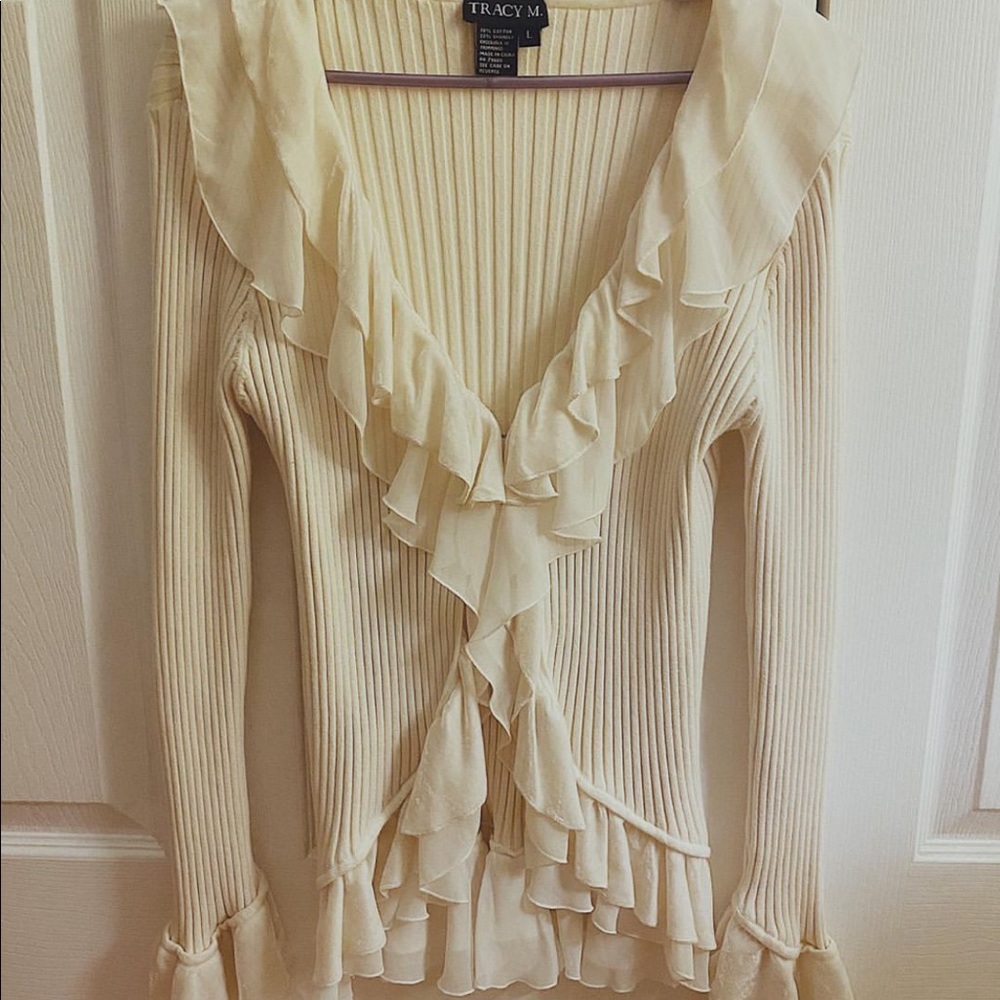 RARE VINTAGE WHITE RUFFLE TOP